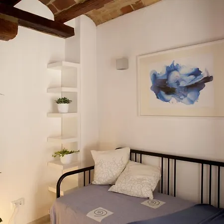 Apartment Authentic Charming Apartment/wifi/air Conditioning *